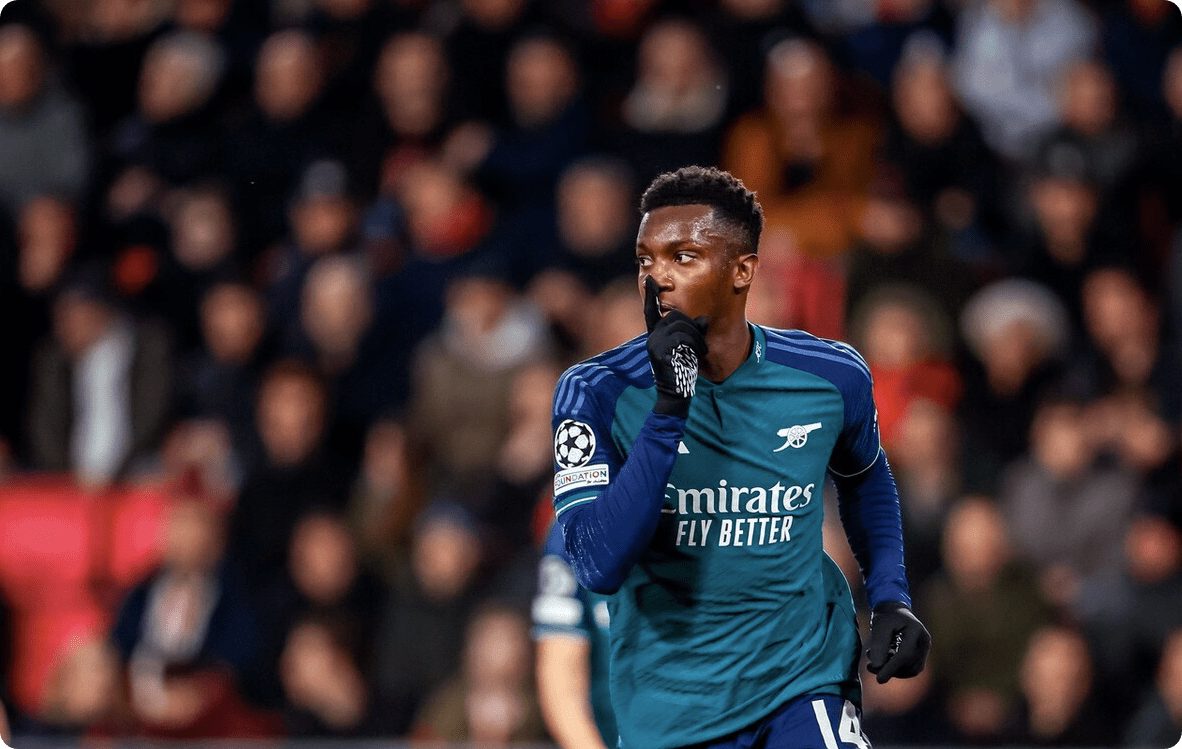 包含欧篮联赛程吃紧，埃因霍温清晨手感冰凉，压力陡增，训练强度明显提升的词条