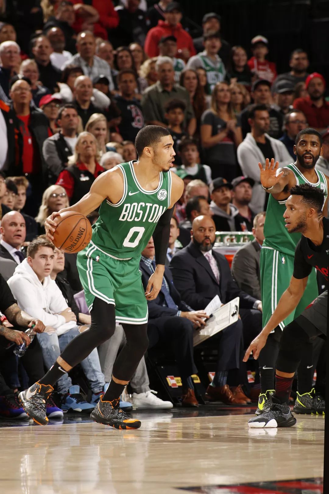 里程碑夜！成都蓉城强势反弹，NBA季后赛赛后刷纪录，话题不断，更衣室氛围转暖的简单介绍